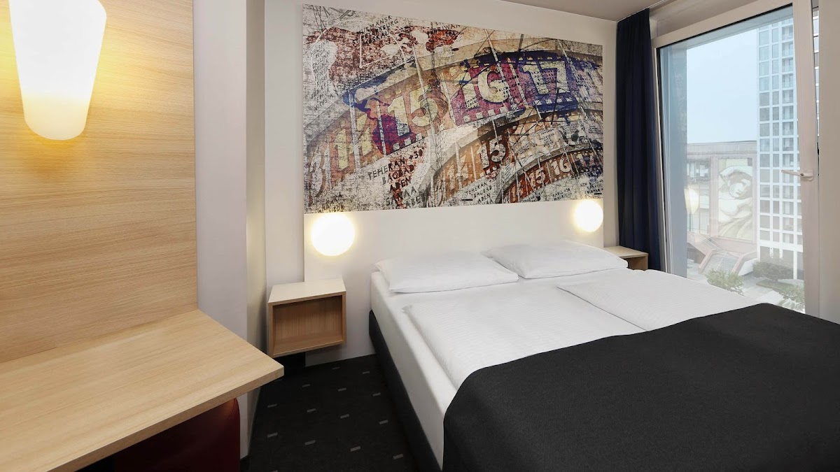 B&B HOTEL Berlin-Alexanderplatz – Foto 1