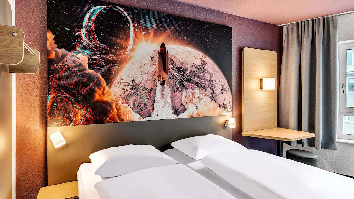 B&B HOTEL Bremen-Altstadt – Foto 1
