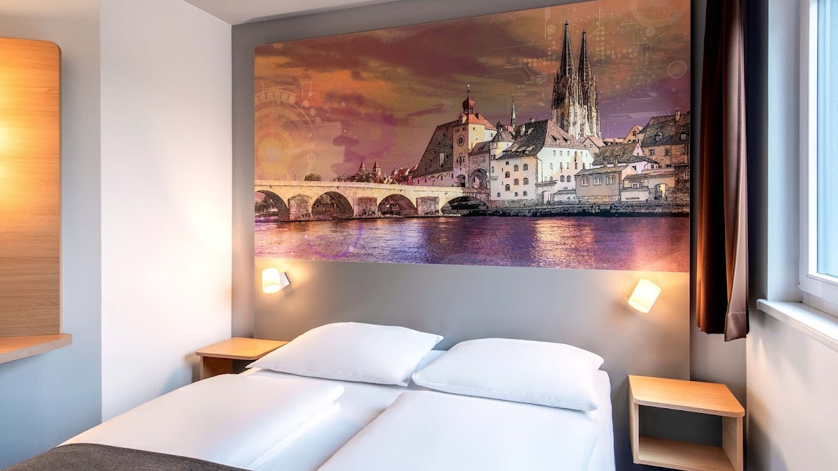 B&B HOTEL Regensburg-City – Foto 1