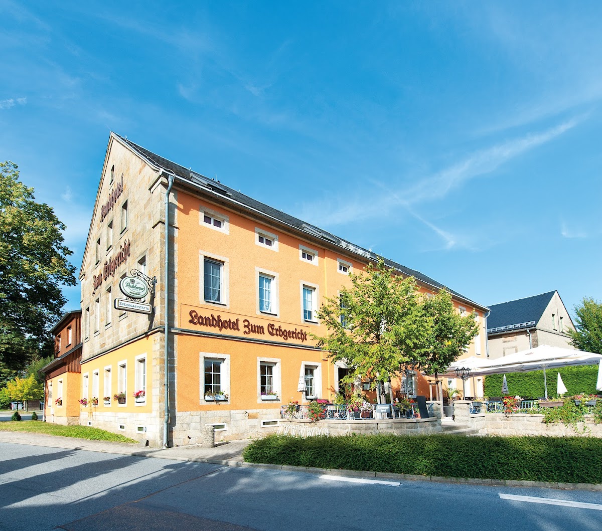 Landhotel & Restaurant Zum Erbgericht Heeselicht geöffnet – Foto 1