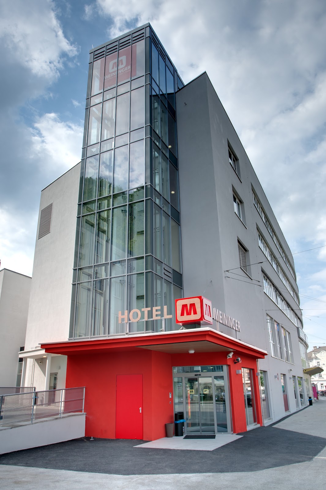 MEININGER Hotel Salzburg City Center – Foto 1