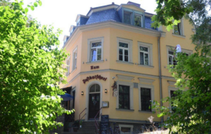Postkutscherl Hotel Würzburg Übernachtung mit Frühstück im Grünen stadtnah am Radweg