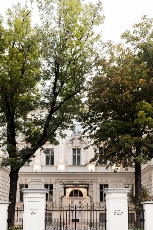 Zola – Palais de Bohème