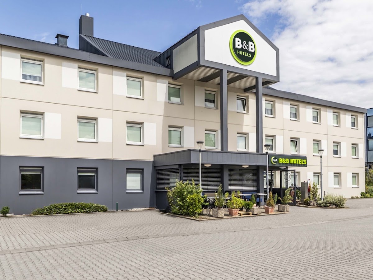 B&B HOTEL Erlangen-Tennenlohe – Foto 1
